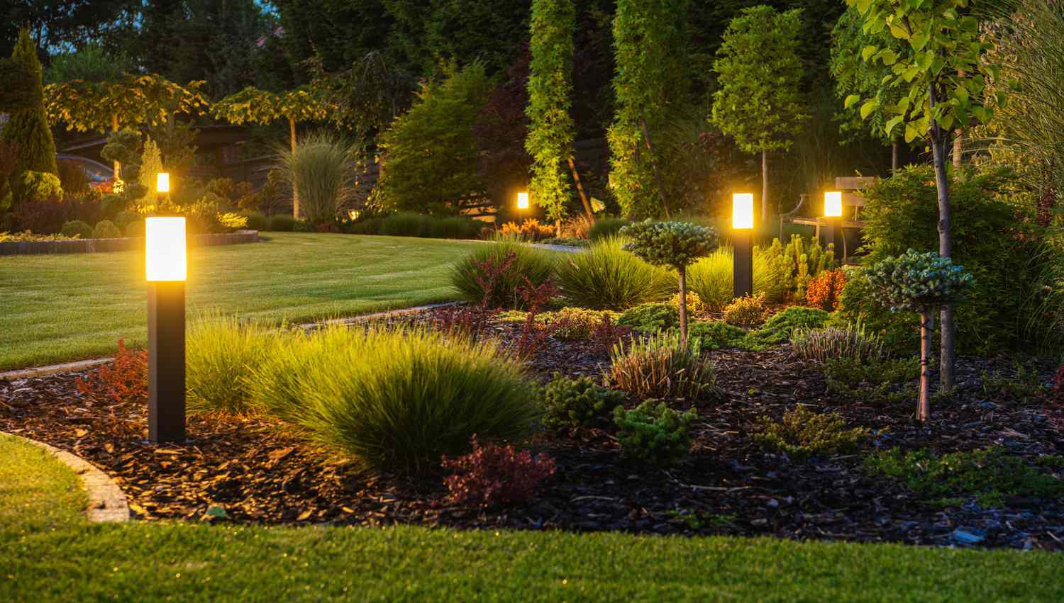 Backyard Lighting Ideas For A Gorgeous Glow