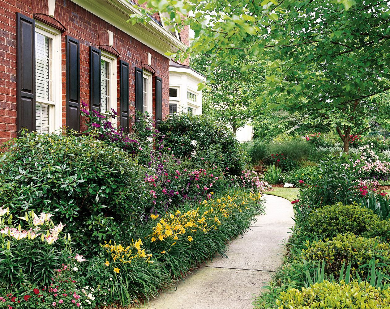 Front Yard Garden Plans Packed with Colorful Curb Appeal