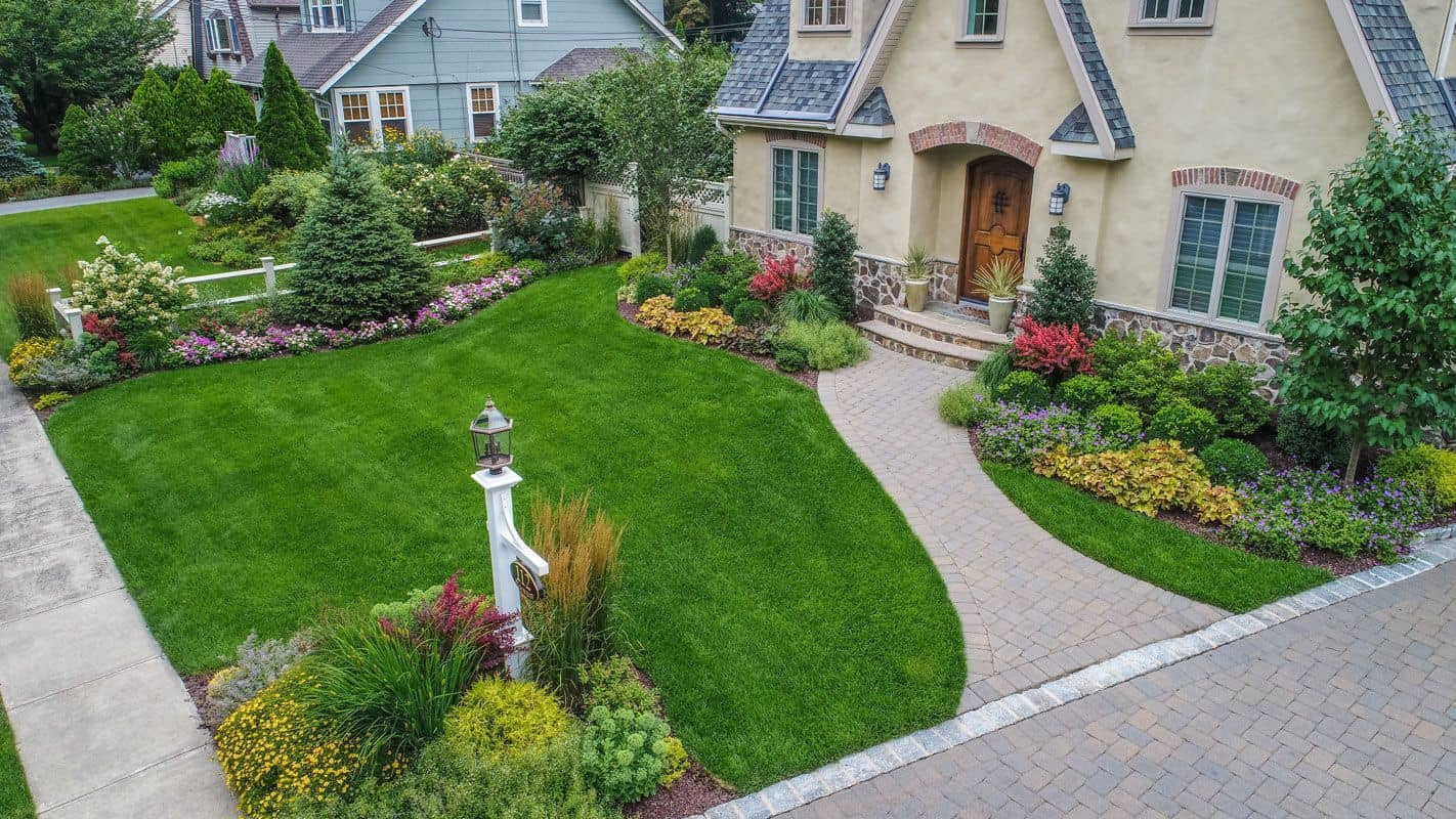 Front Yard Landscaping Ideas - From the Basic to the Advanced