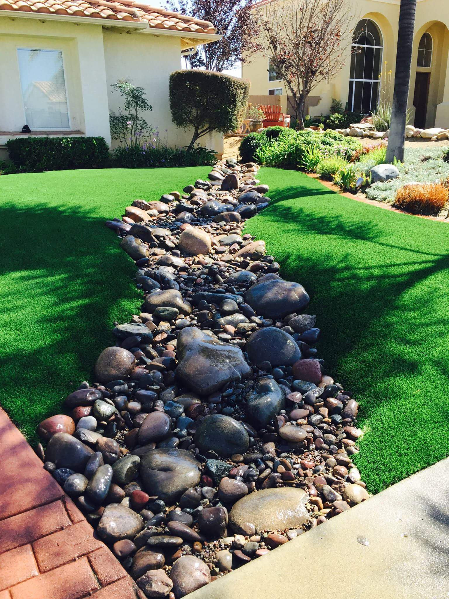 Front Yard River Rock Landscaping Ideas You