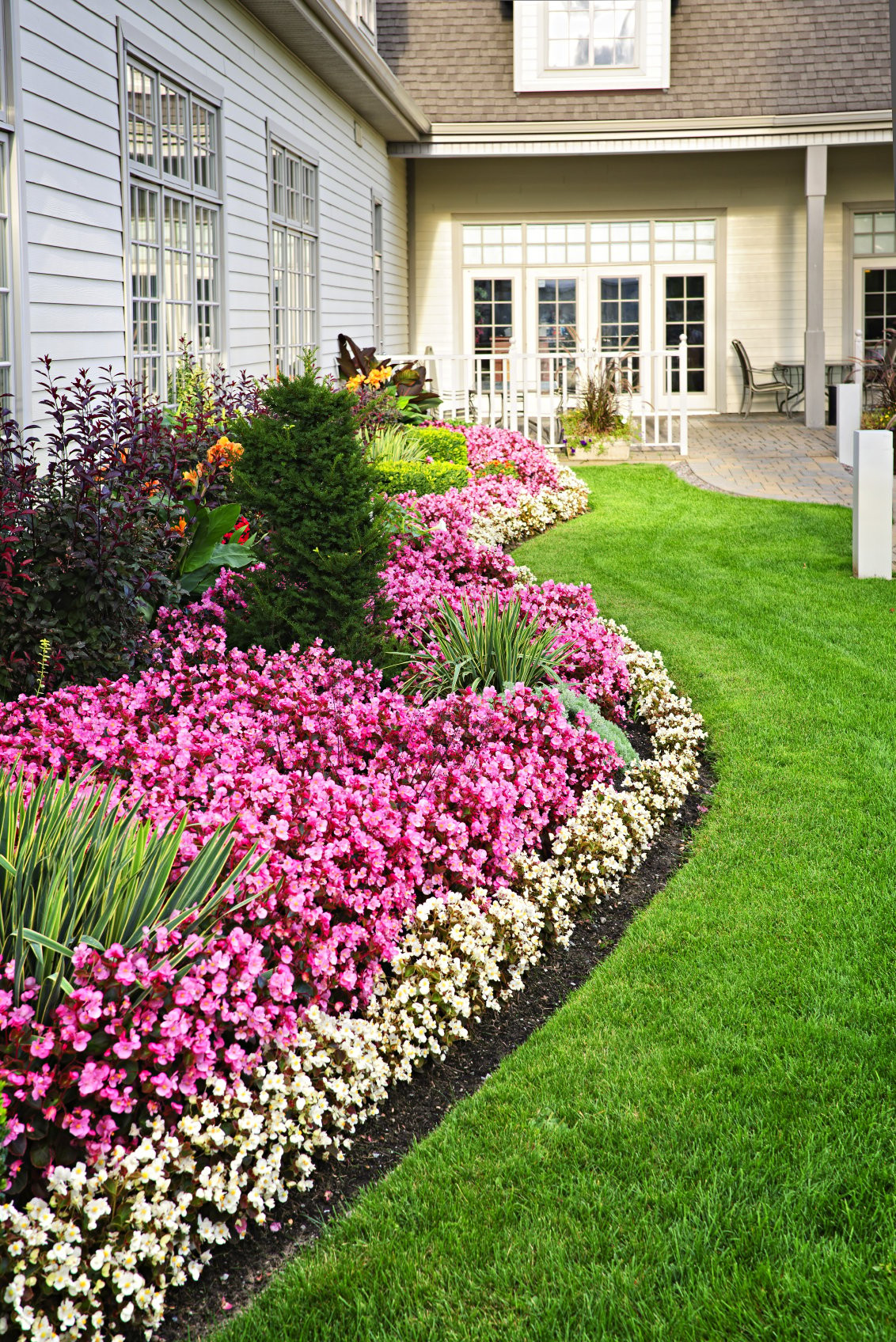Inspirational Residential Landscaping Ideas To Make Your Yard