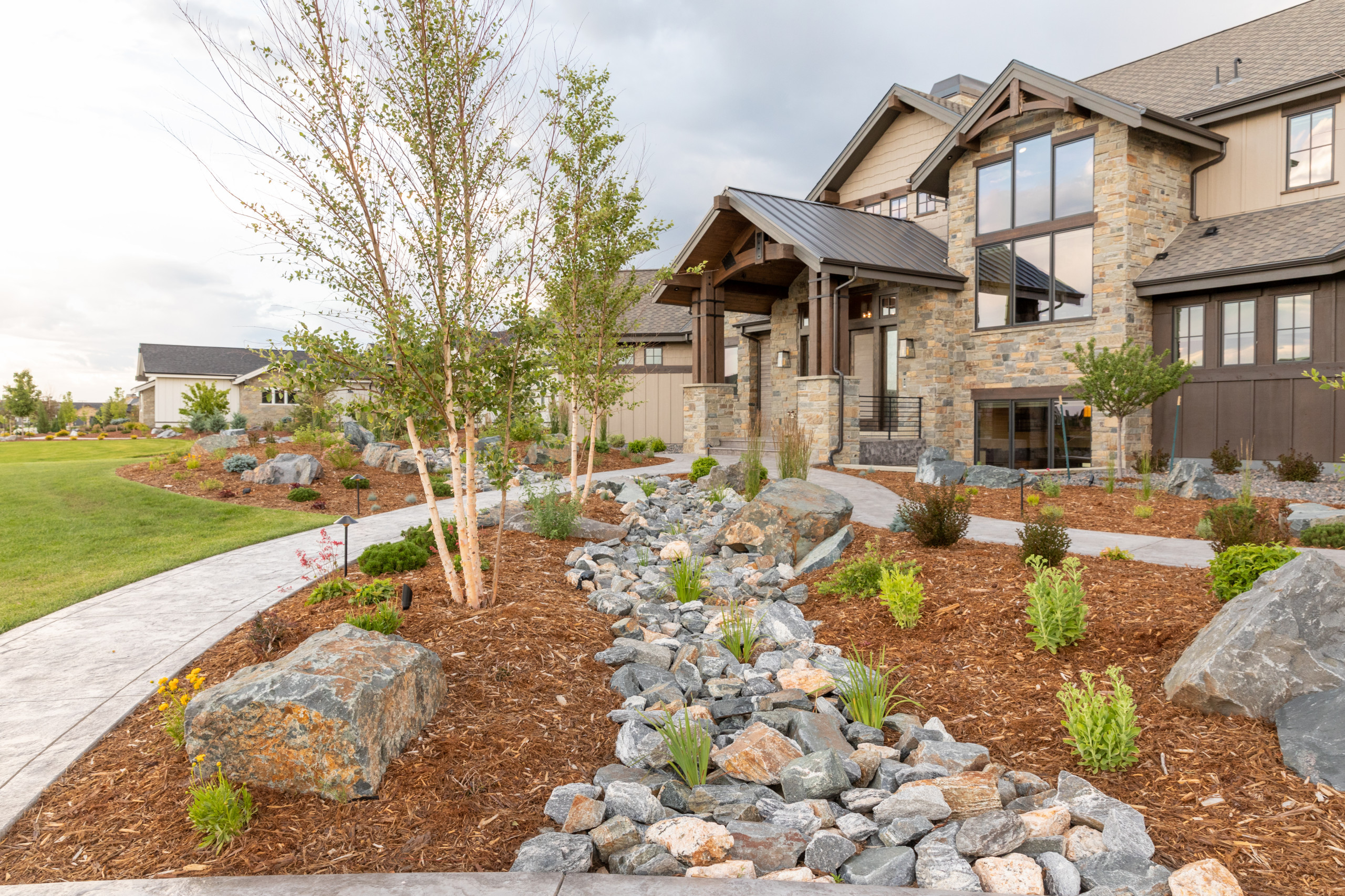 Rock And Mulch Front Yard Landscaping - Photos & Ideas  Houzz