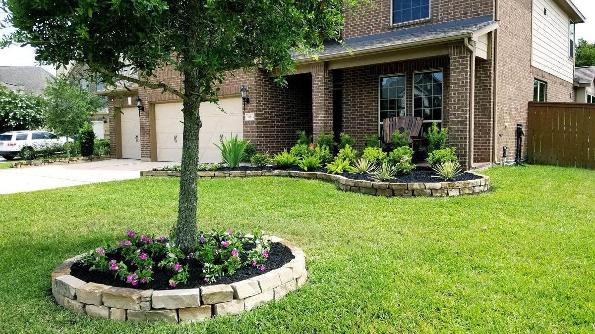 Top  Front Yard Landscaping Ideas: Tips and Techniques for Beginners