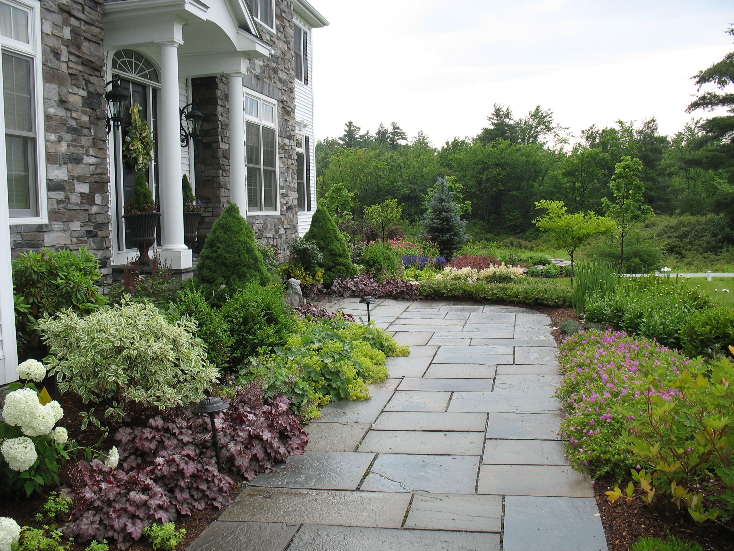 Traditional Front Yard Landscaping Ideas You