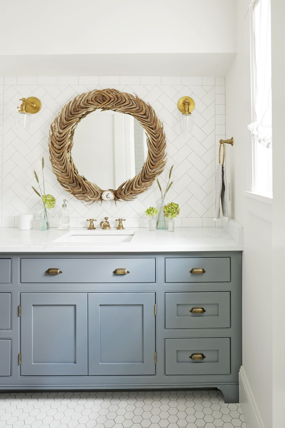 Best Bathroom Mirror Ideas - Bathroom Mirror Designs for Sinks