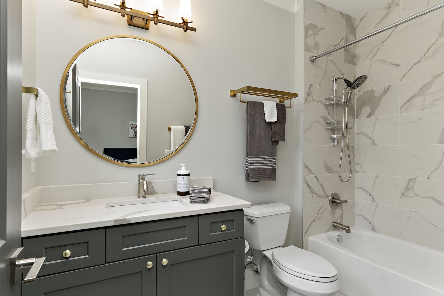 Dazzling Bathroom Mirror Ideas