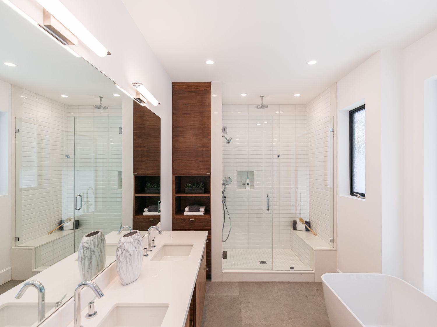Ideas for Modern-Style Bathrooms